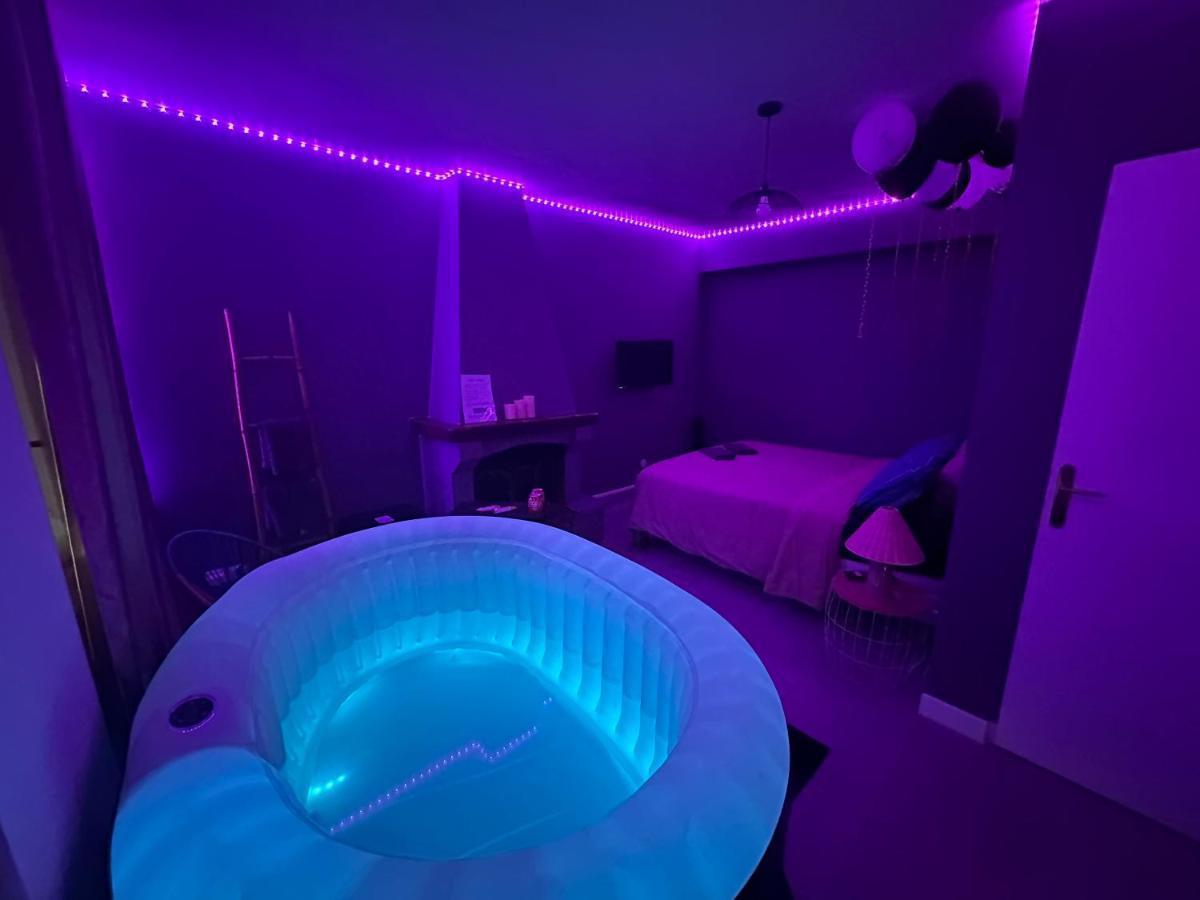 Love Room Avec Jacuzzi Proche Paris Et Roissy Cdg Persan Luaran gambar