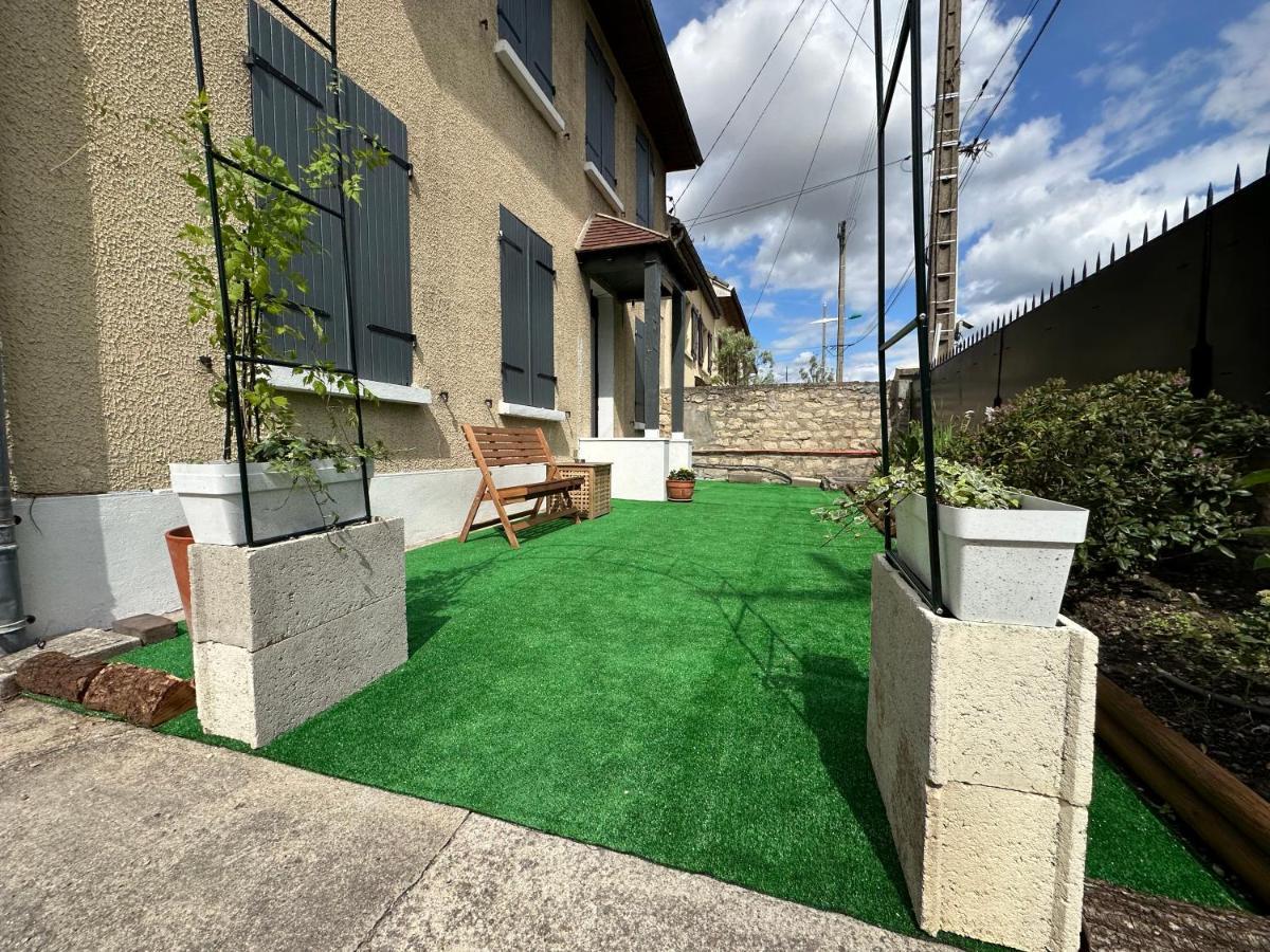 Love Room Avec Jacuzzi Proche Paris Et Roissy Cdg Persan Luaran gambar